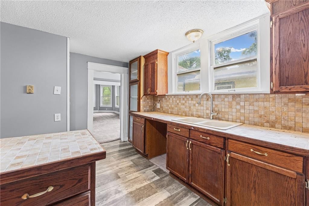 1017 S Hickory Street — photo 13