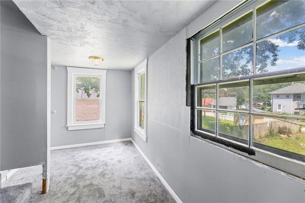 1017 S Hickory Street — photo 22