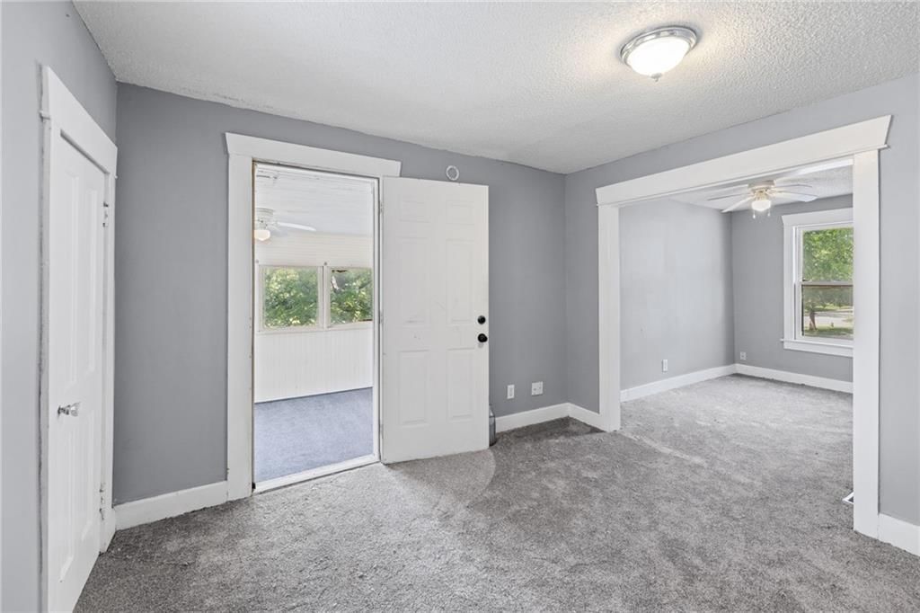 1017 S Hickory Street — photo 23