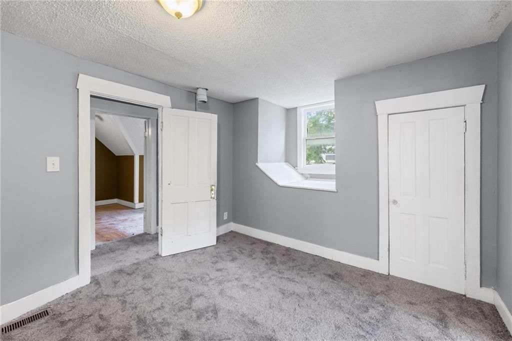 1017 S Hickory Street — photo 27