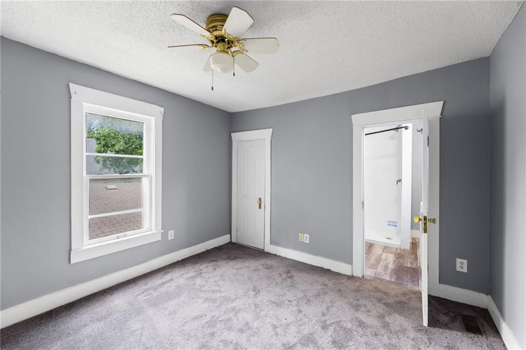 1017 S Hickory Street — photo 30
