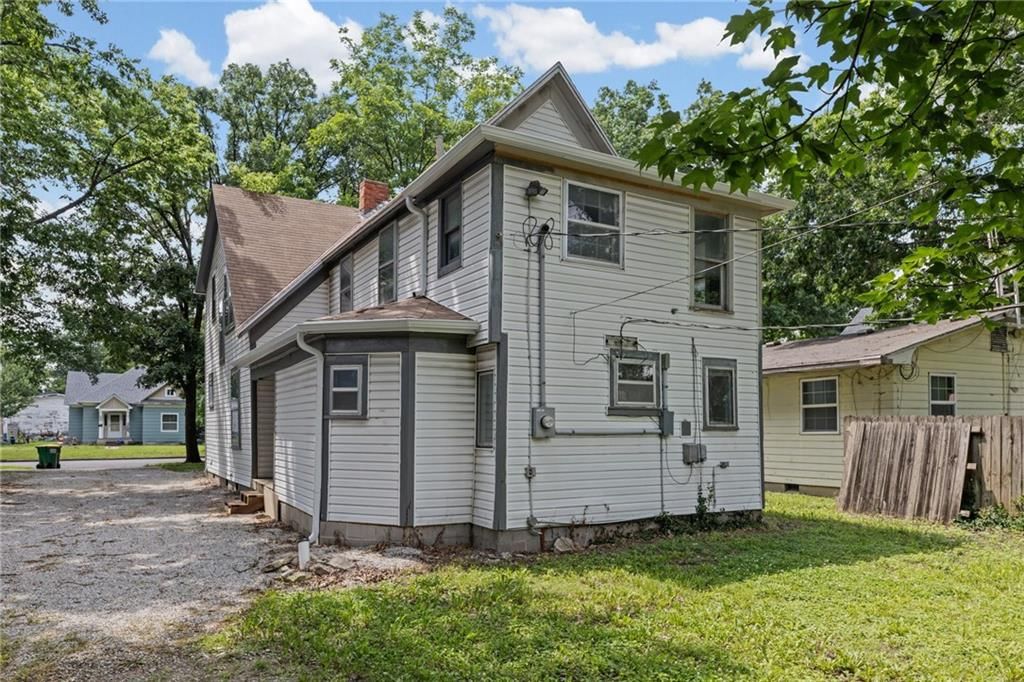 1017 S Hickory Street — photo 34