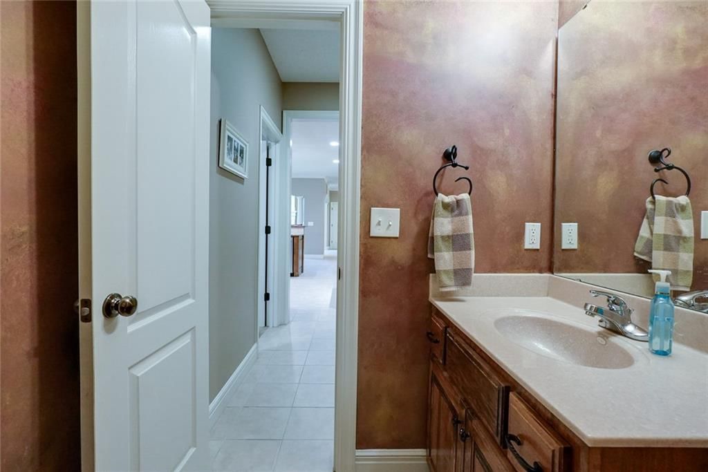 1528 SW Hedgewood Lane — photo 32