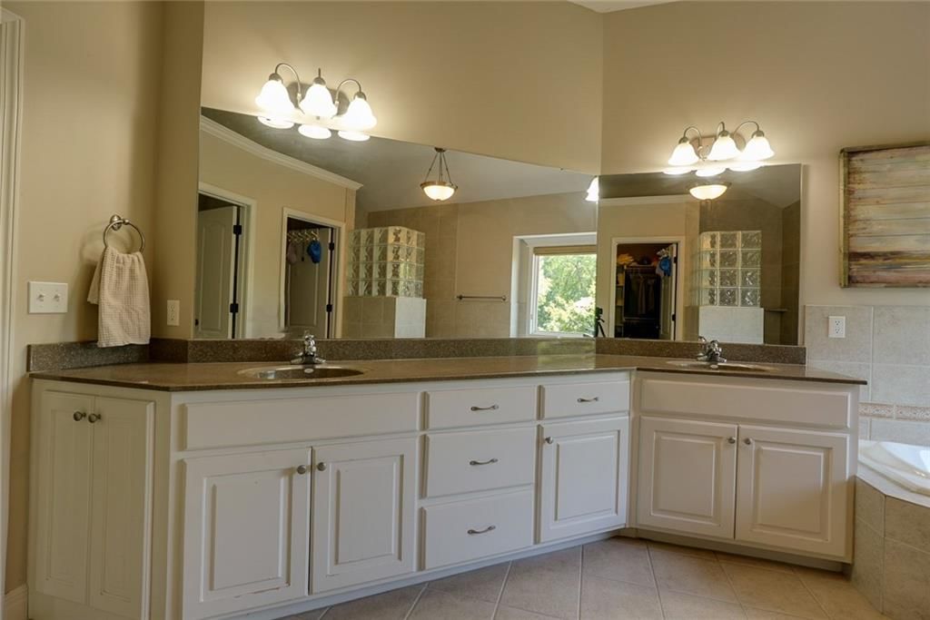 1528 SW Hedgewood Lane — photo 47