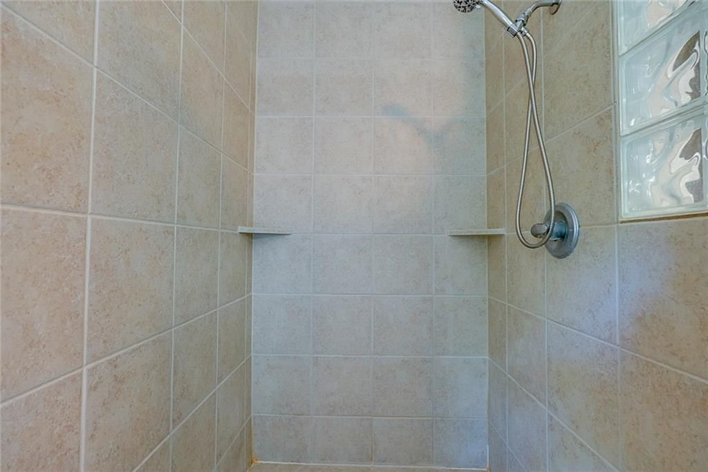 1528 SW Hedgewood Lane — photo 50