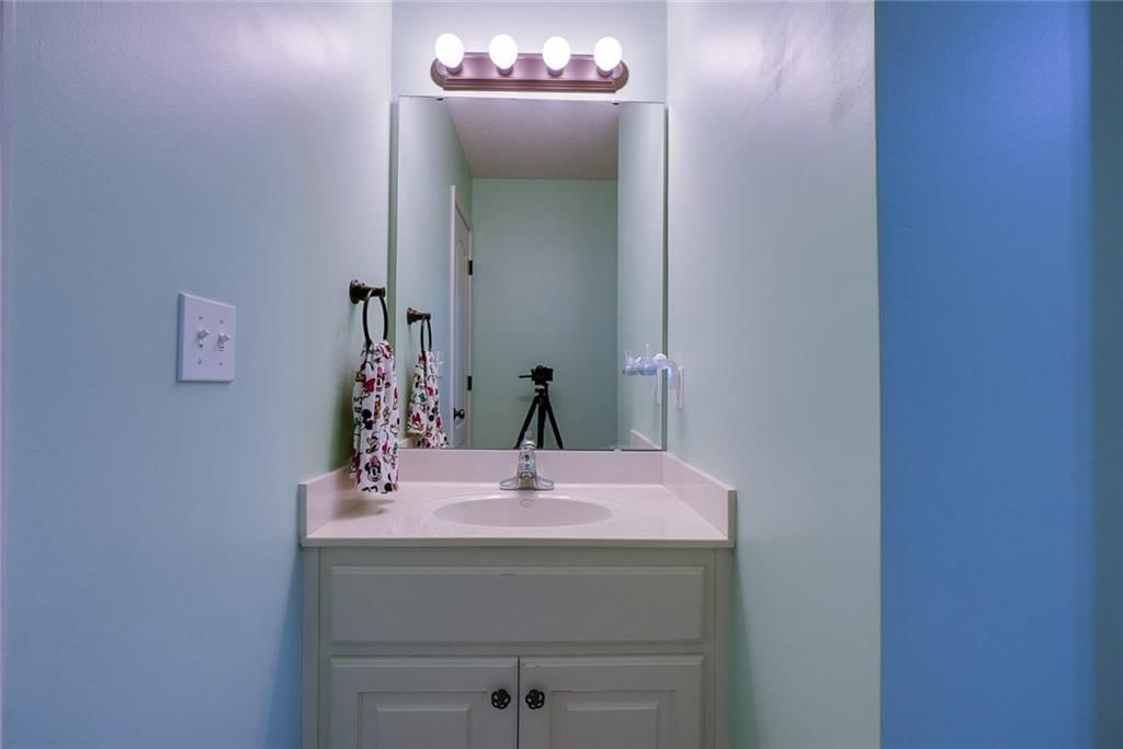 1528 SW Hedgewood Lane — photo 68