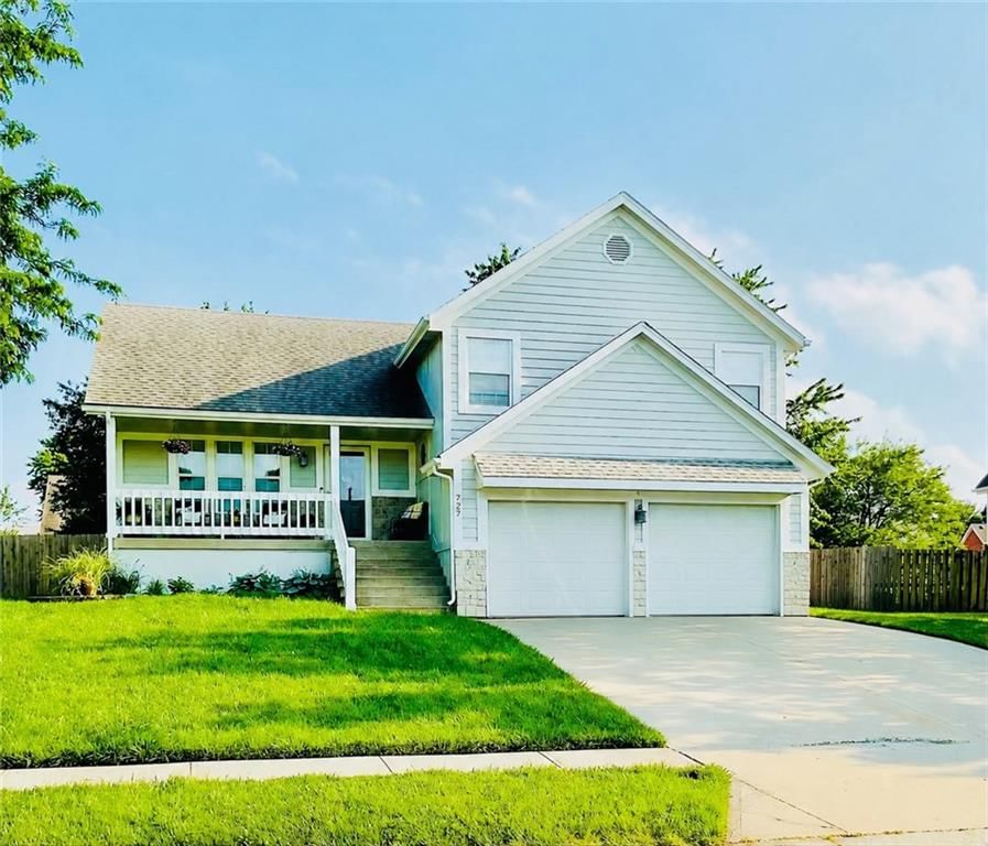 727 SE London Way — photo 1