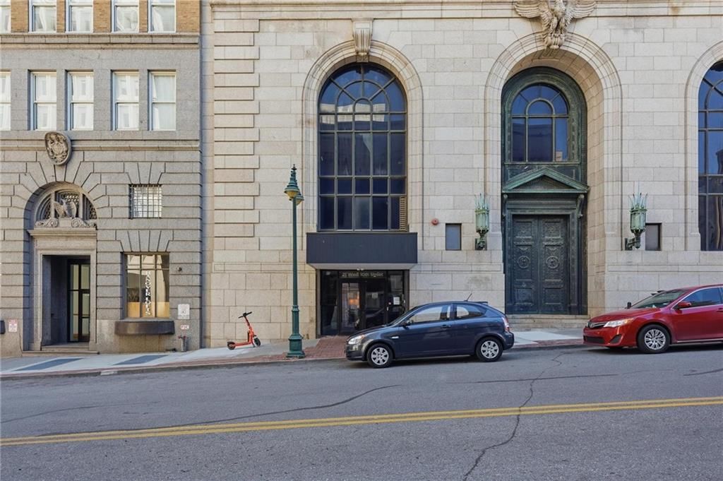 21 W 10th Street — photo 32