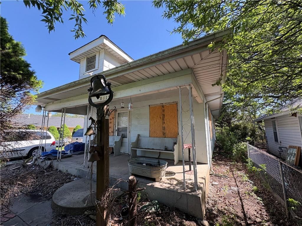8617 Thompson Avenue — photo 4