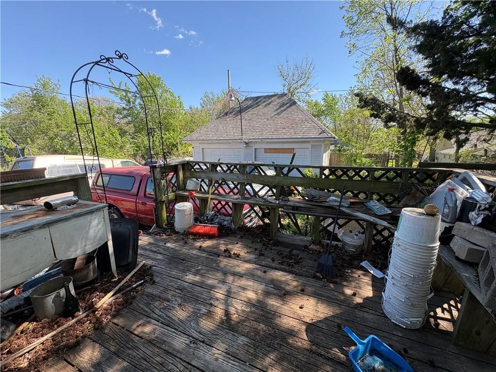 8617 Thompson Avenue — photo 29