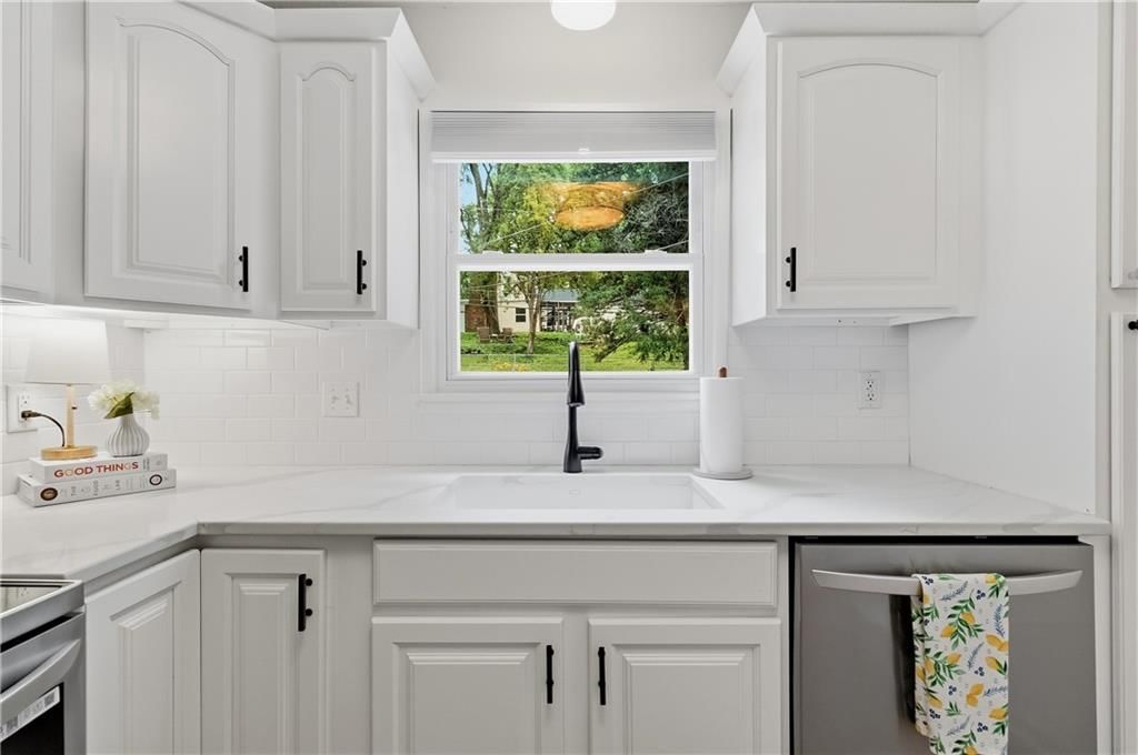 7620 Rainbow Drive — photo 17