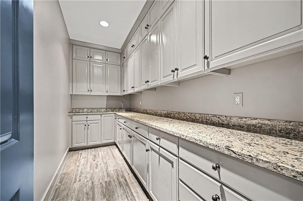 700 W 31st Street — photo 12