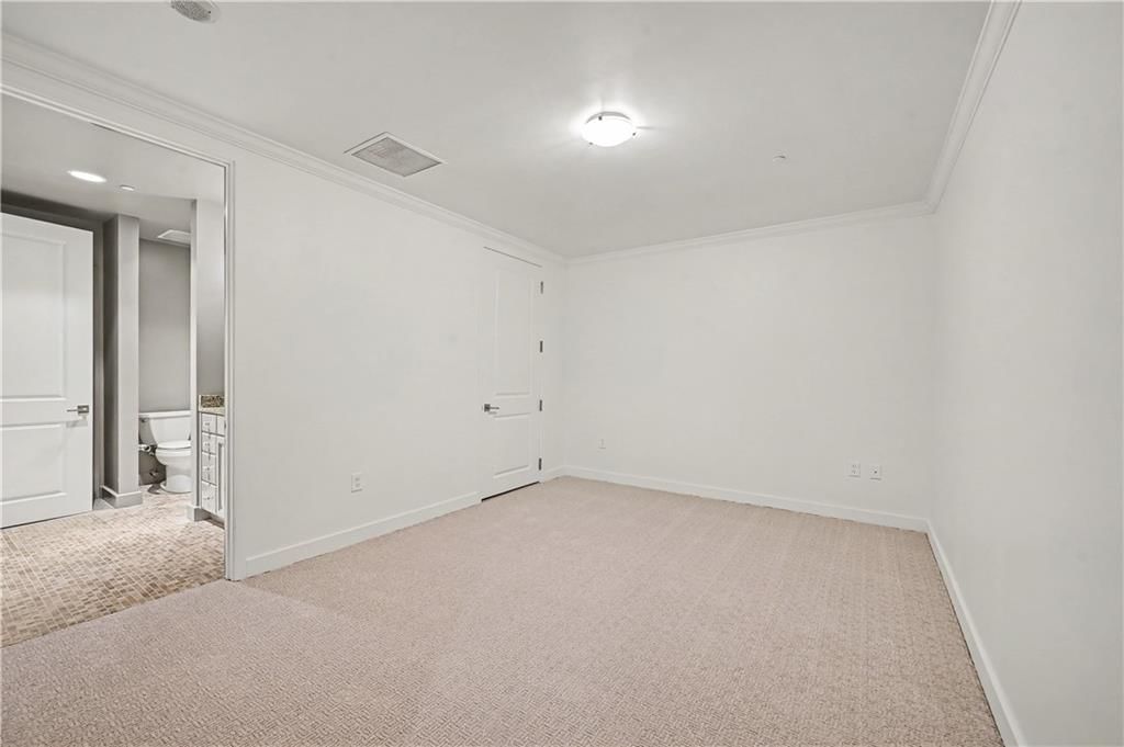 700 W 31st Street — photo 25
