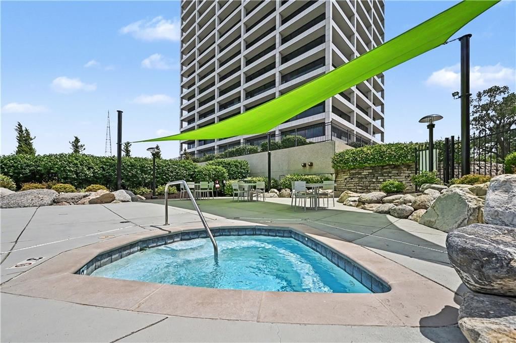 700 W 31st Street — photo 36
