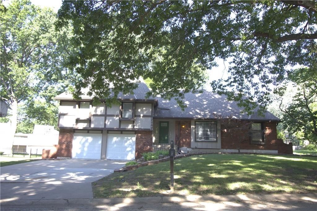 12840 ST ANDREWS Drive, Kansas City, MO