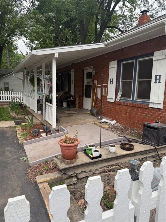 124 W Nickell Avenue — photo 14