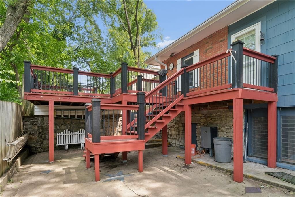 124 W Nickell Avenue — photo 39