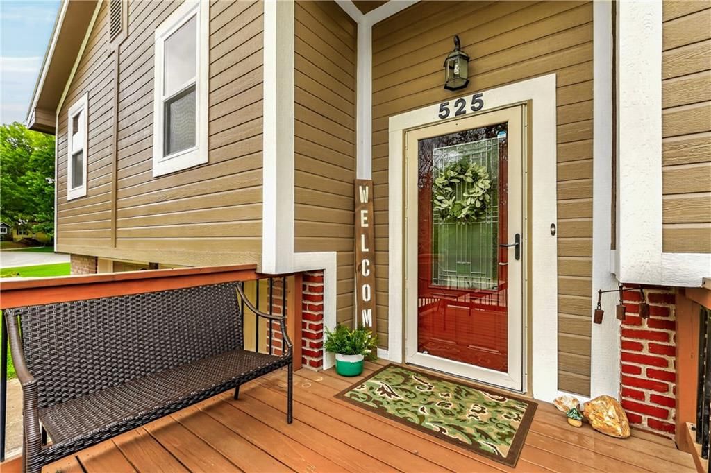 525 NE Noeleen Lane — photo 12