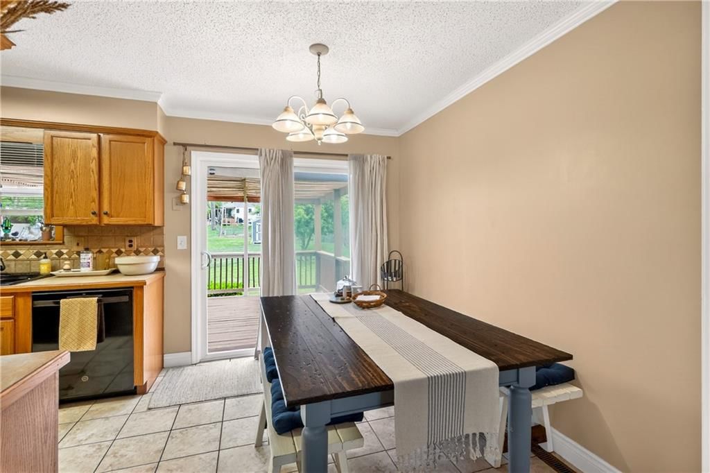 525 NE Noeleen Lane — photo 16