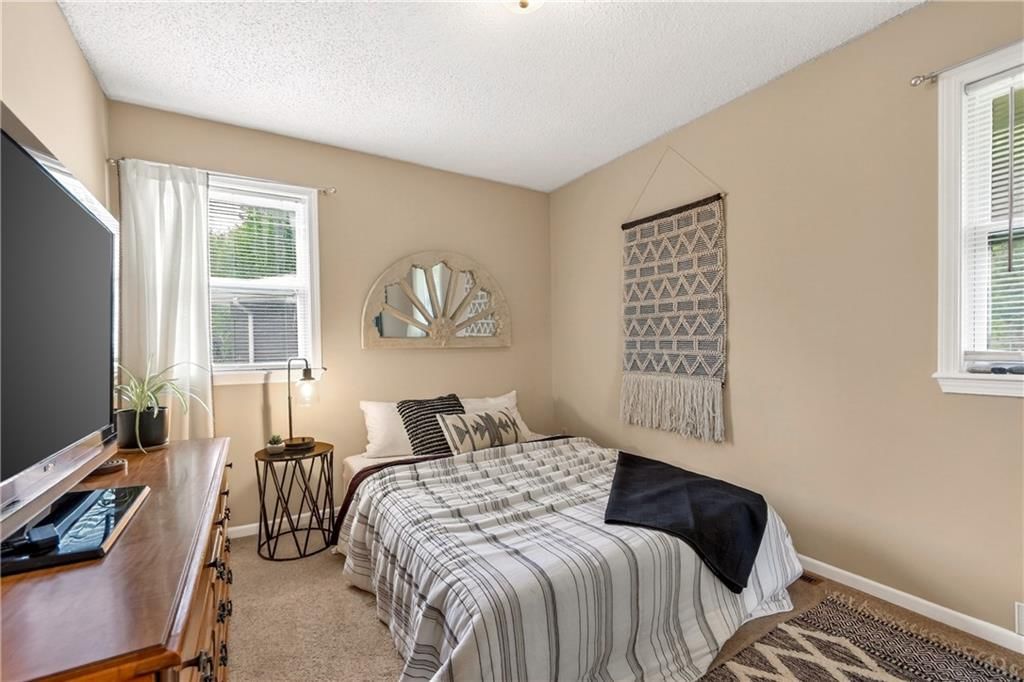 525 NE Noeleen Lane — photo 24