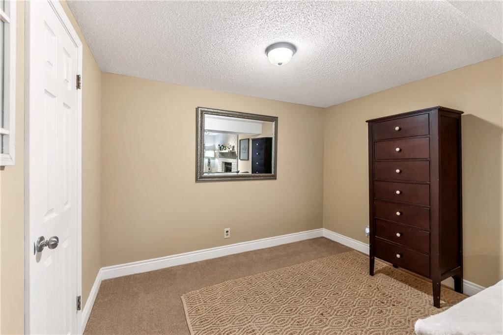 525 NE Noeleen Lane — photo 33