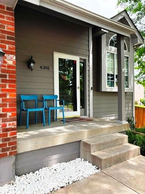 4301 NW Cortland Drive — photo 2