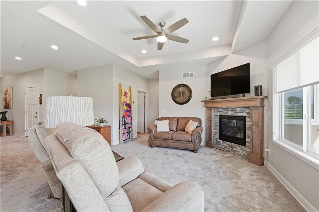 22503 Vincent Street — photo 4