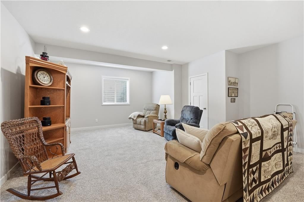 22503 Vincent Street — photo 31