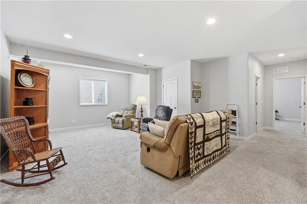 22503 Vincent Street — photo 34