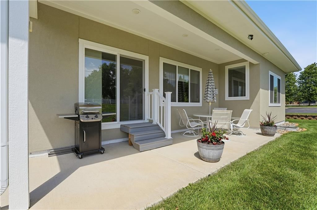 22503 Vincent Street — photo 40