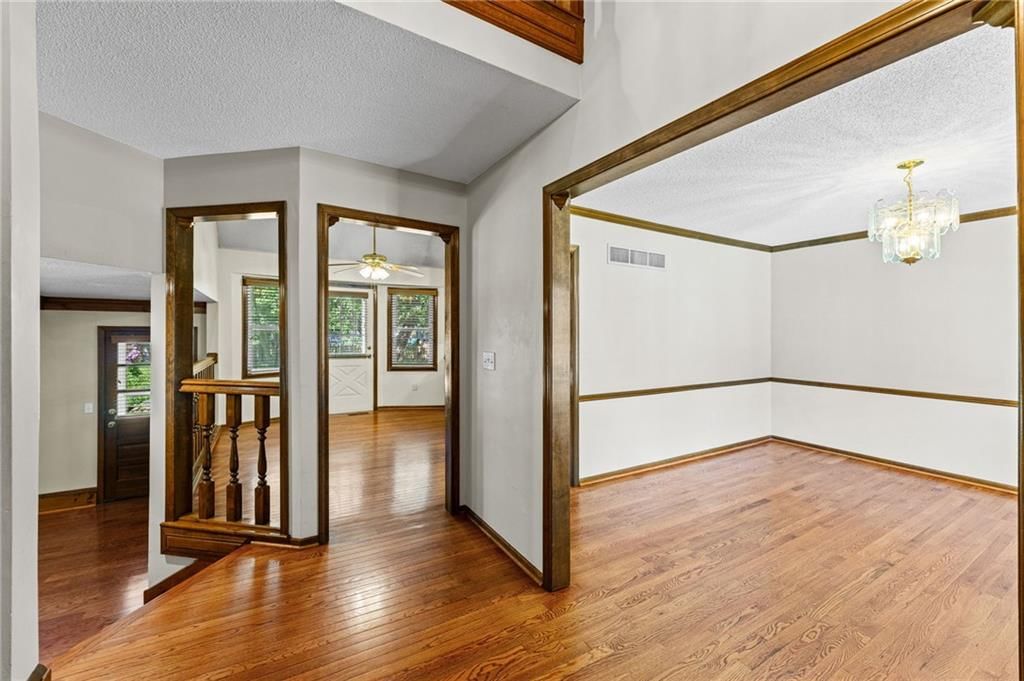2110 S Halleys Court — photo 8