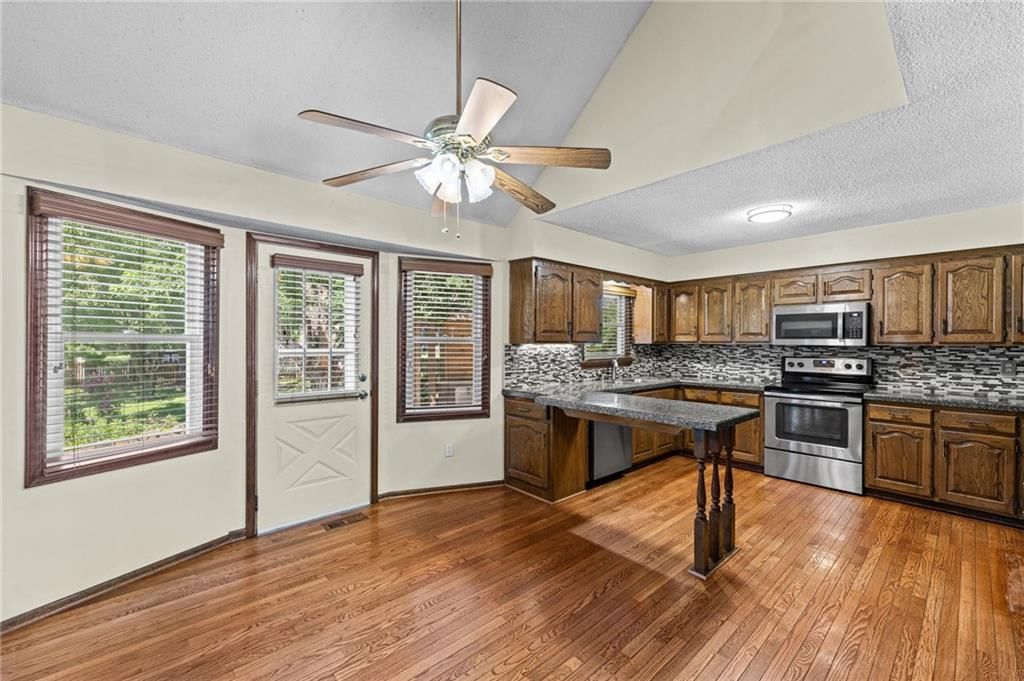 2110 S Halleys Court — photo 18
