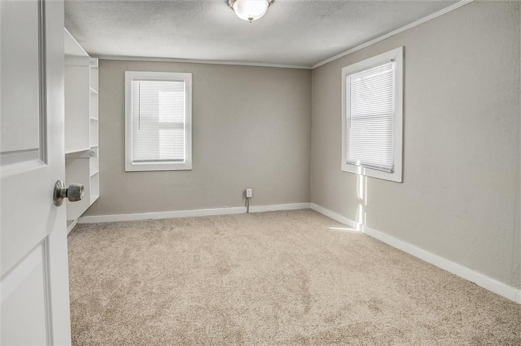 1912 Chelsea Avenue — photo 18