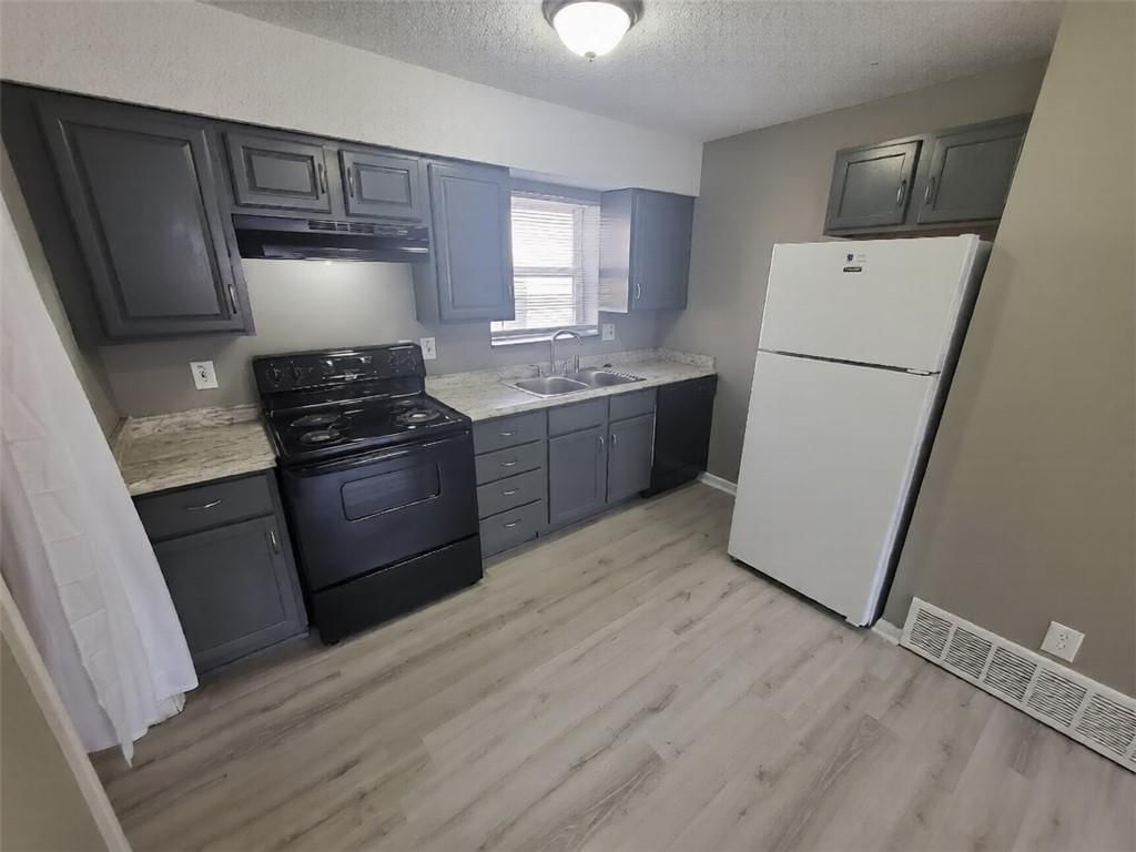 8201 Spring Valley Road — photo 2