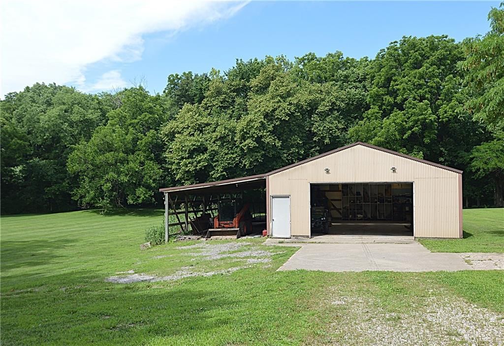 13905 Leavenworth Road — photo 29