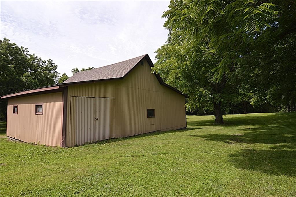 13905 Leavenworth Road — photo 33
