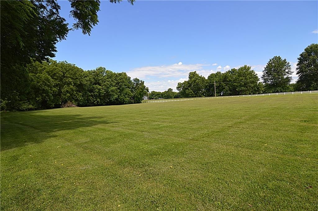 13905 Leavenworth Road — photo 37