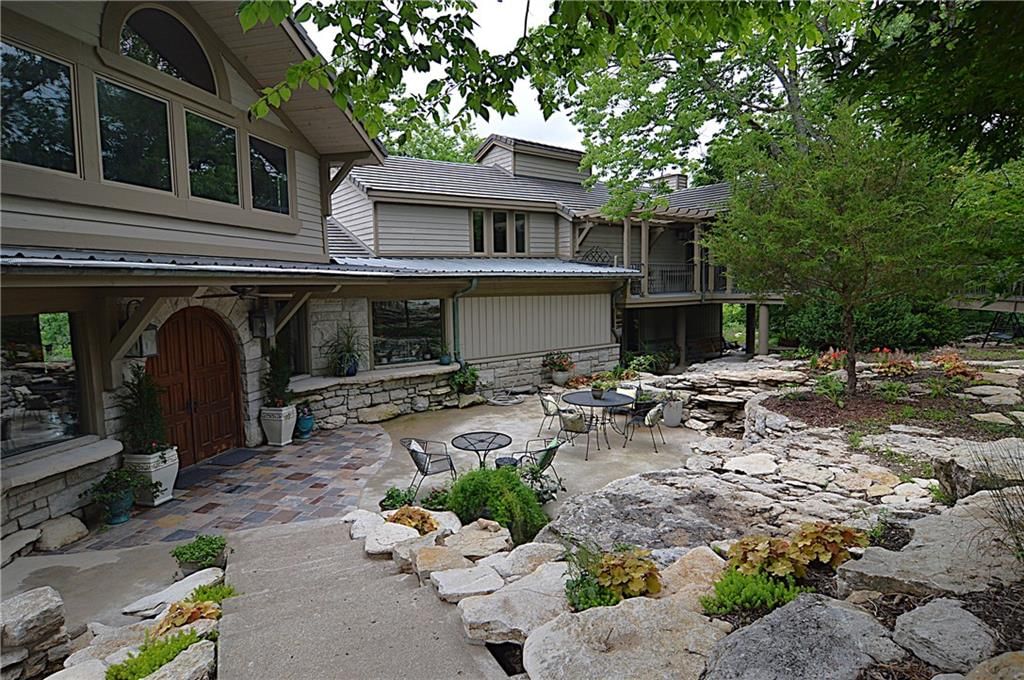8424 S Russell Road — photo 1