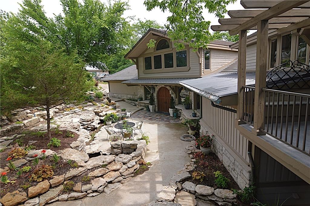 8424 S Russell Road — photo 2