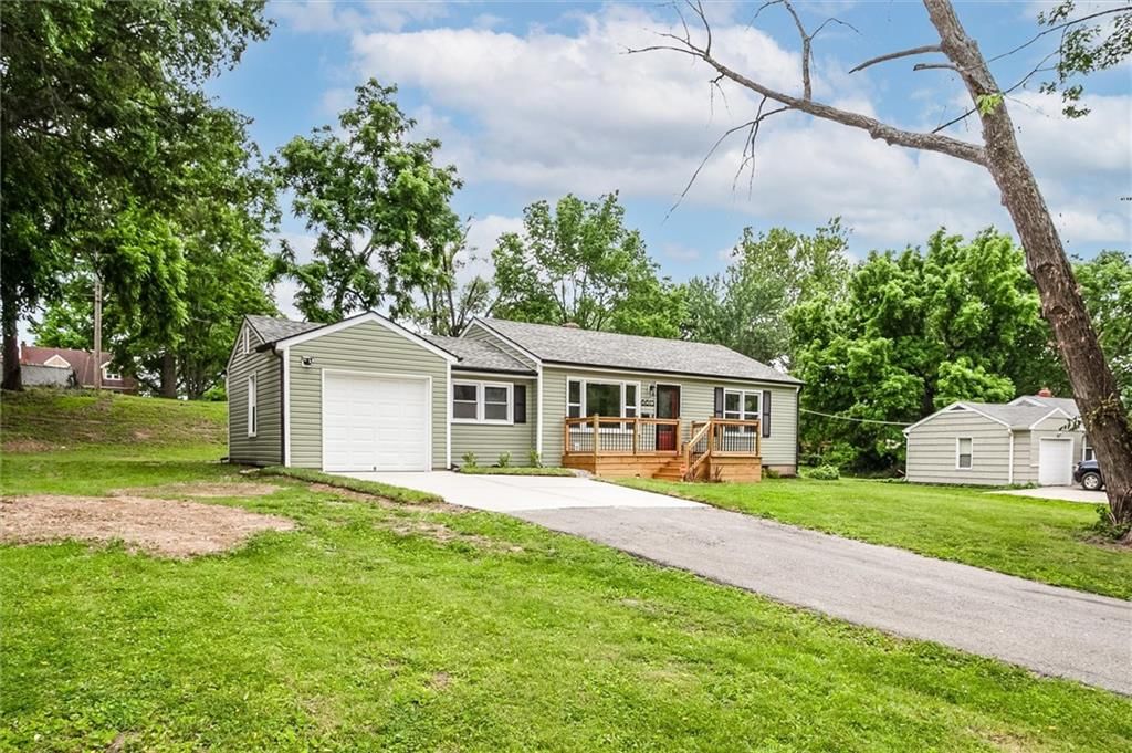 6615 Fairway Drive — photo 2