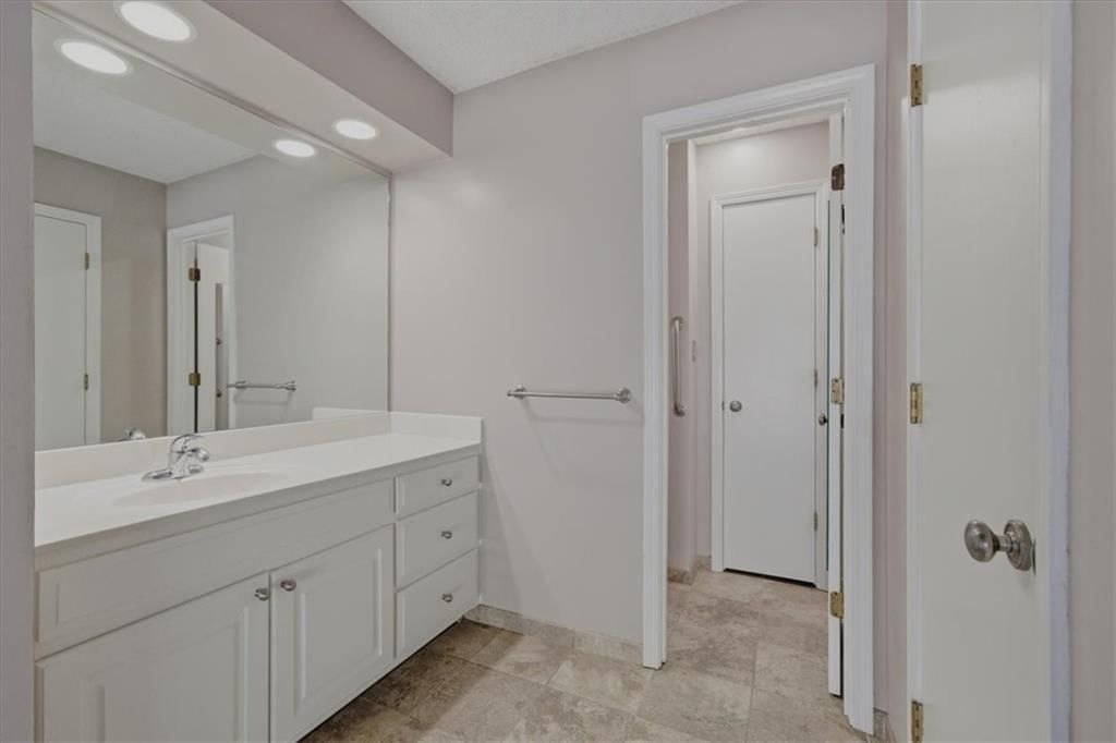 8258 Monrovia Street — photo 22