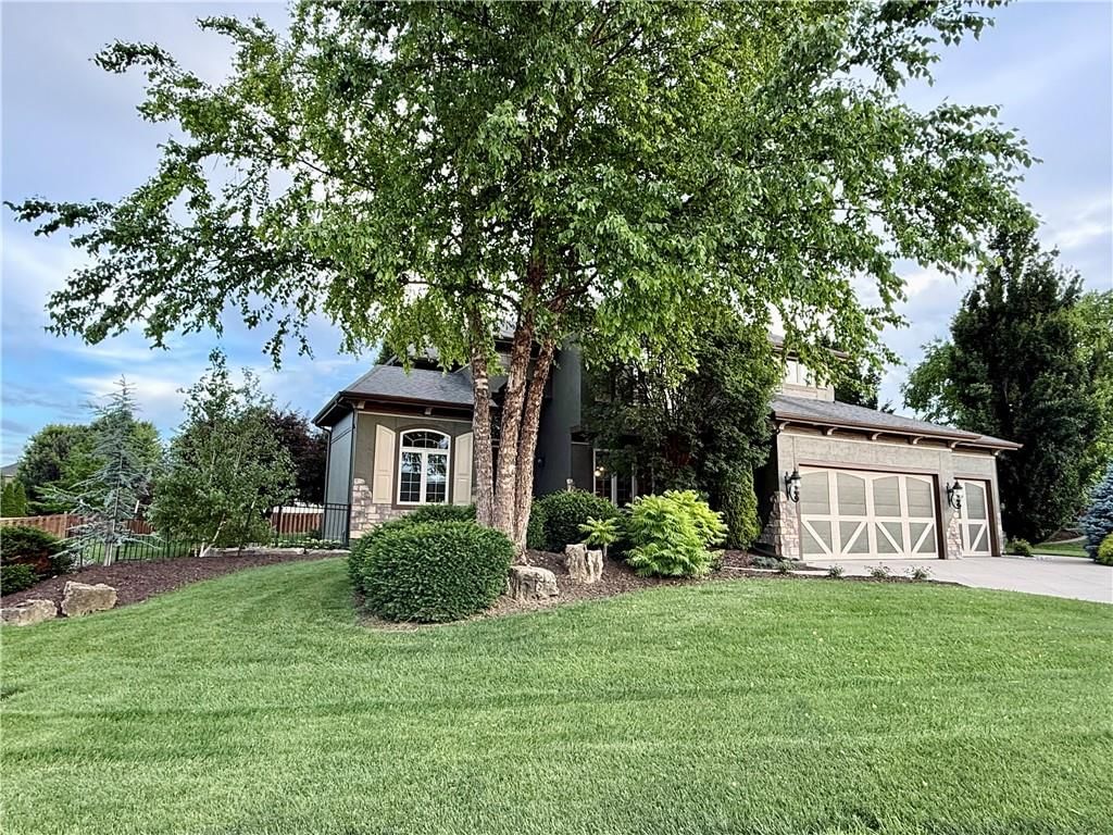 2437 NE Angel Fish Circle — photo 3