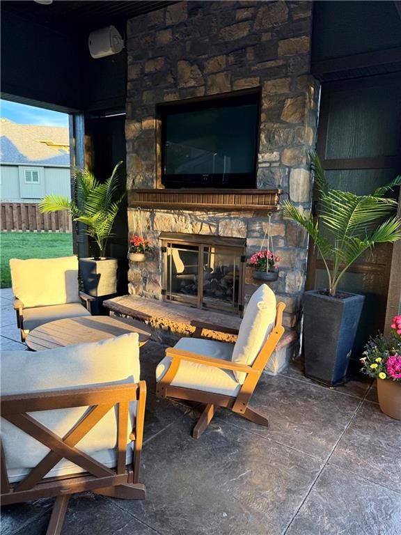 2437 NE Angel Fish Circle — photo 9