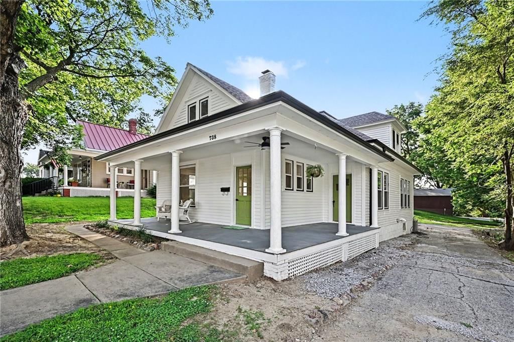 738 Welt Street — photo 2