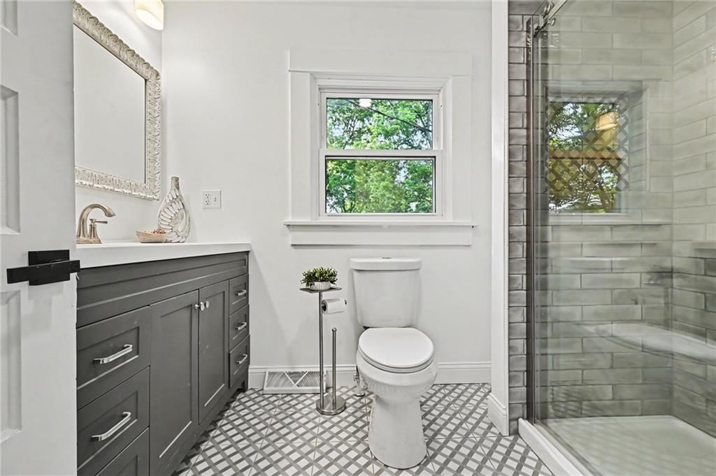 738 Welt Street — photo 10