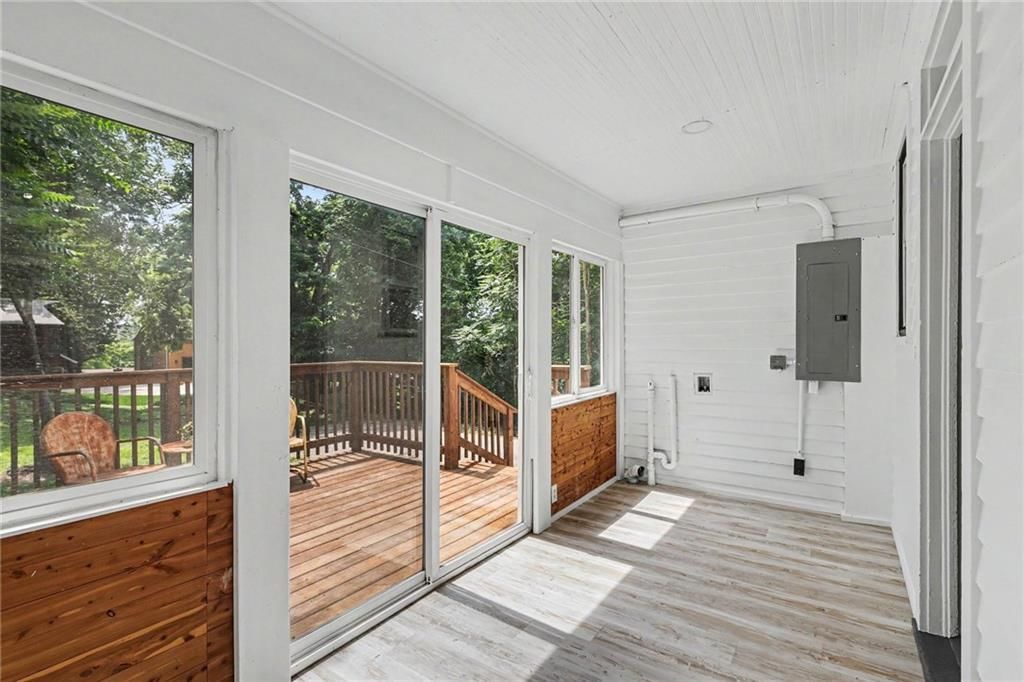 738 Welt Street — photo 16