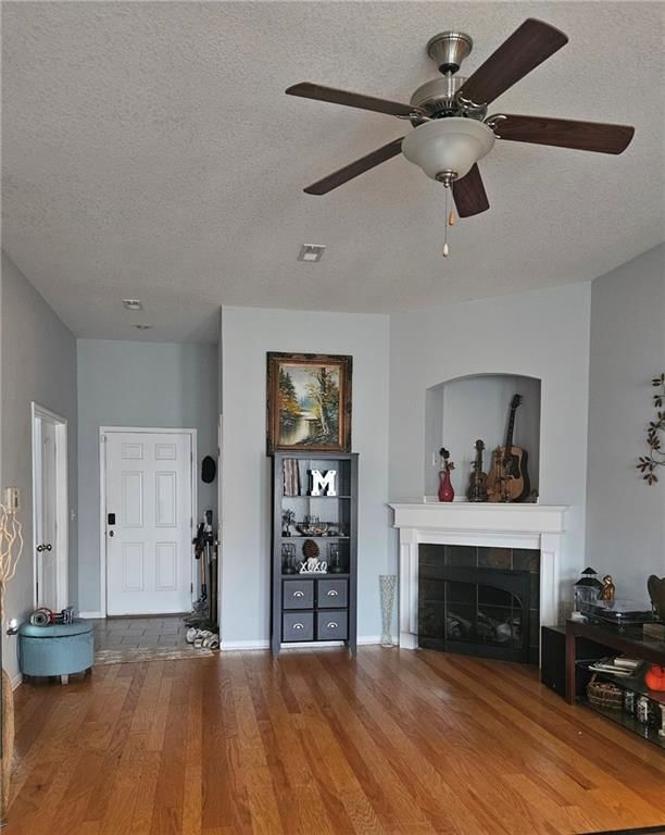 732 Iron Horse Drive — photo 6
