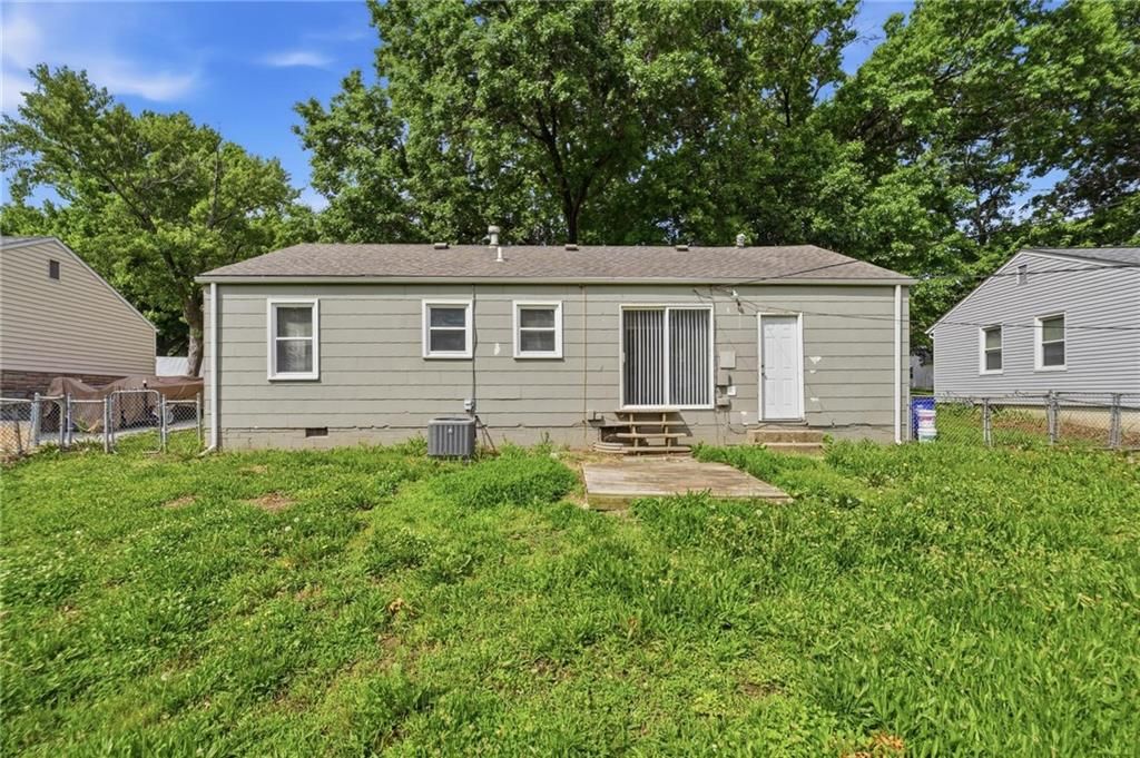 11522 W 68th Street — photo 35