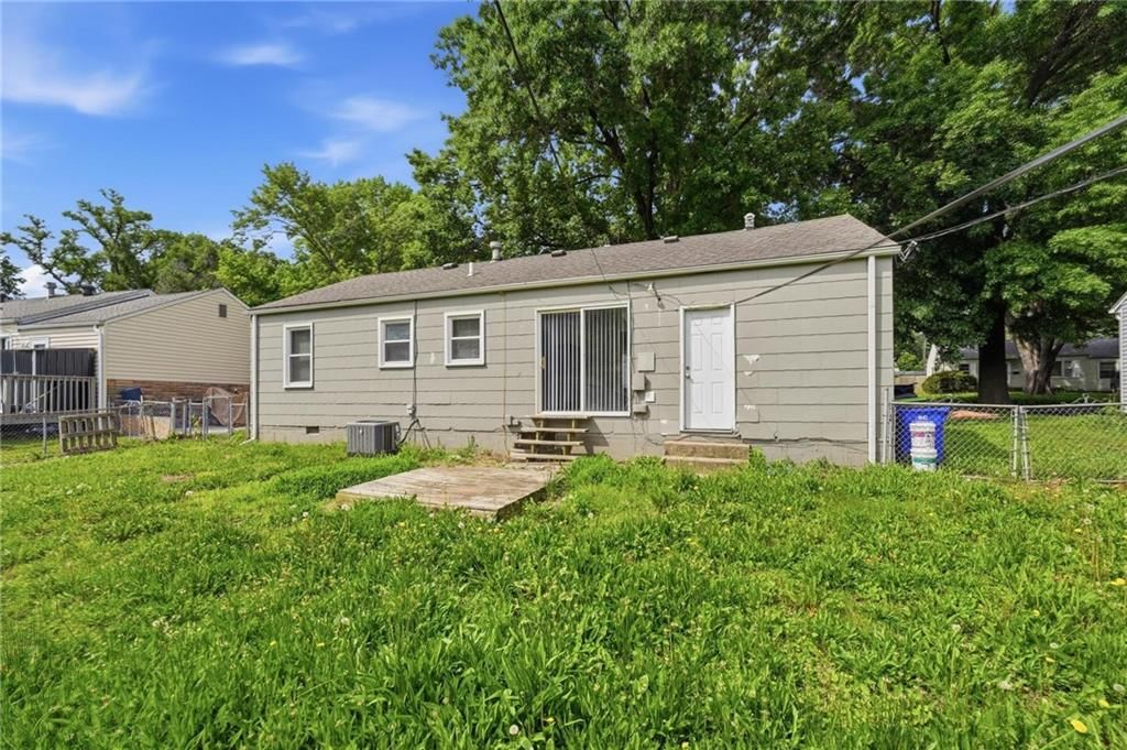 11522 W 68th Street — photo 36