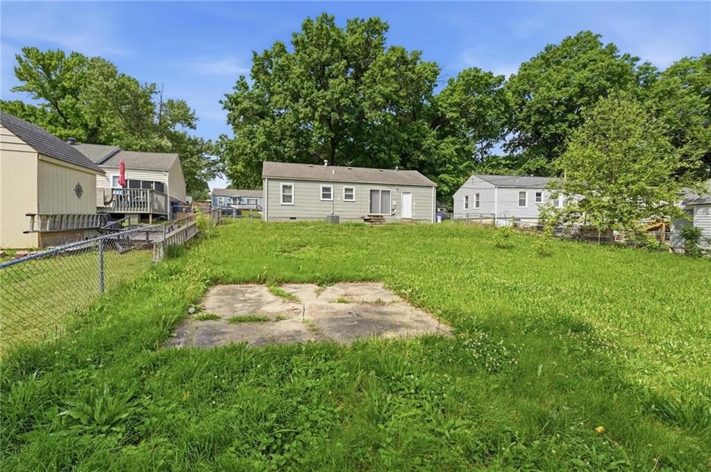 11522 W 68th Street — photo 37